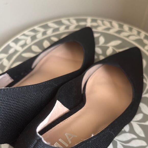 MIA Black Classic Heels with Textured Fabric - Picture 9 of 12